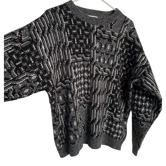 Upper Body Knit Sweater Abstract Geometric Paisley - Picture 2 of 7